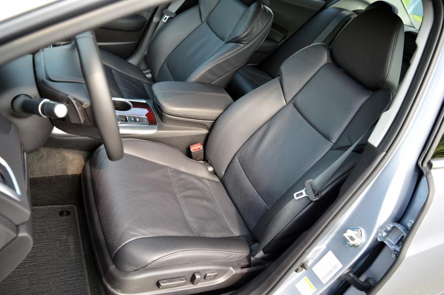 Интерьер Acura TLX 3.5L V6 SH-AWD 2015 года  (фото 77 из 91)
